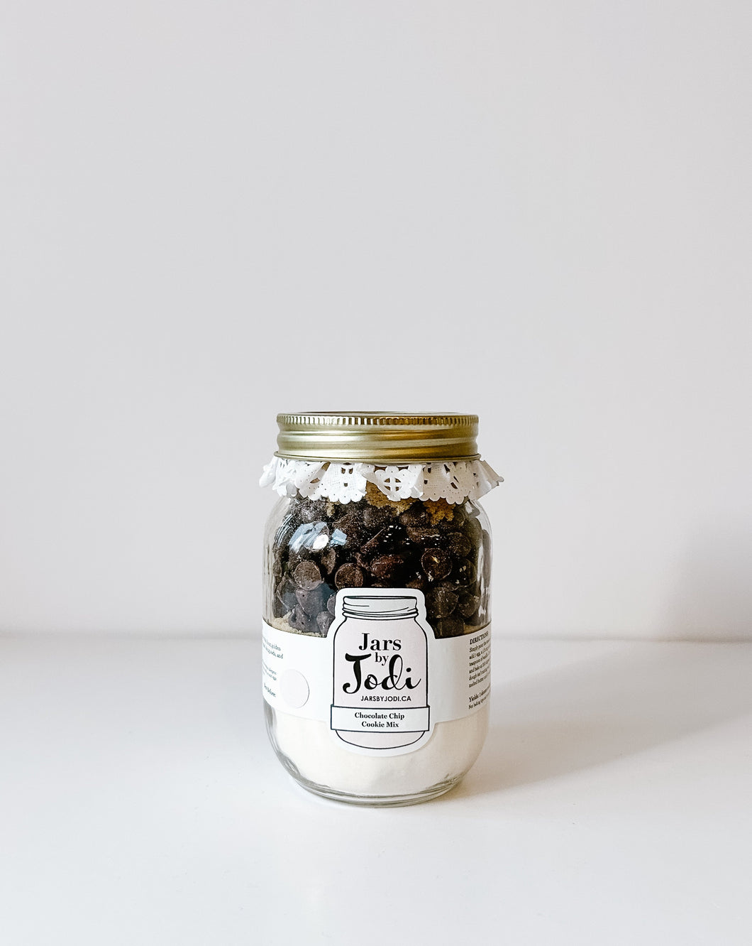 Classic Chocolate Chip Mason Jar Cookie Mix (makes one dozen cookies)