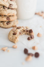 Load image into Gallery viewer, Peanut Butter Cookies with Sea Salt Caramel &amp; Milk Chocolate Mix